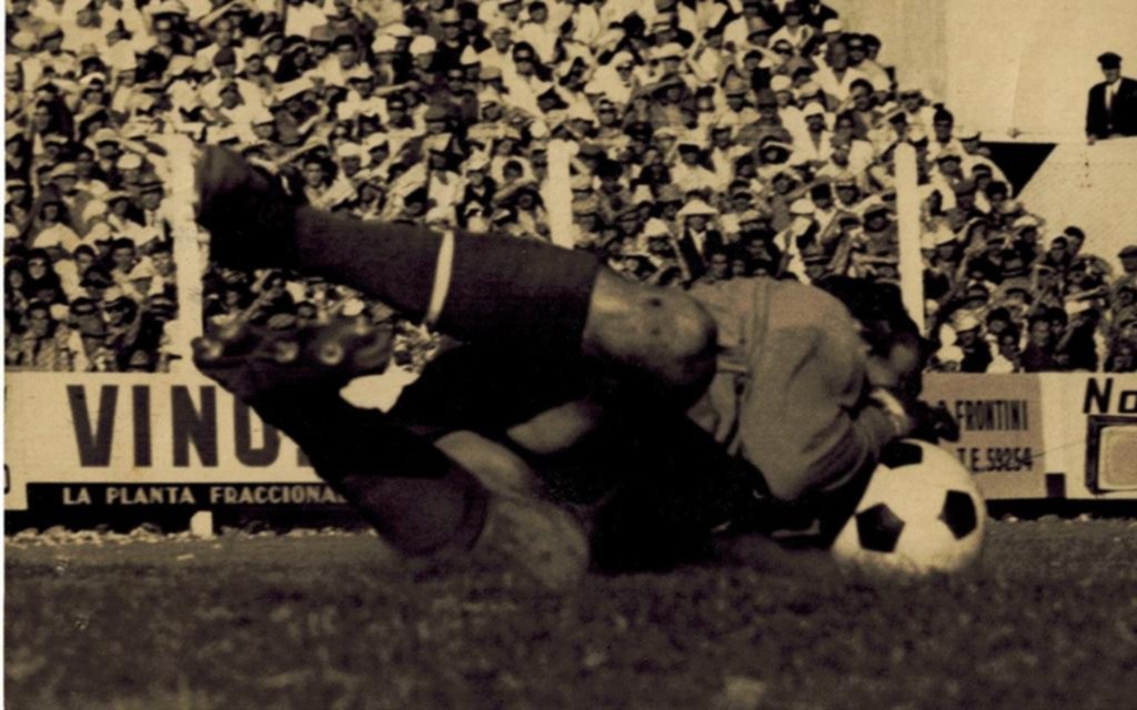 En noviembre de 1965, Amadeo dejó su sello en La Plata