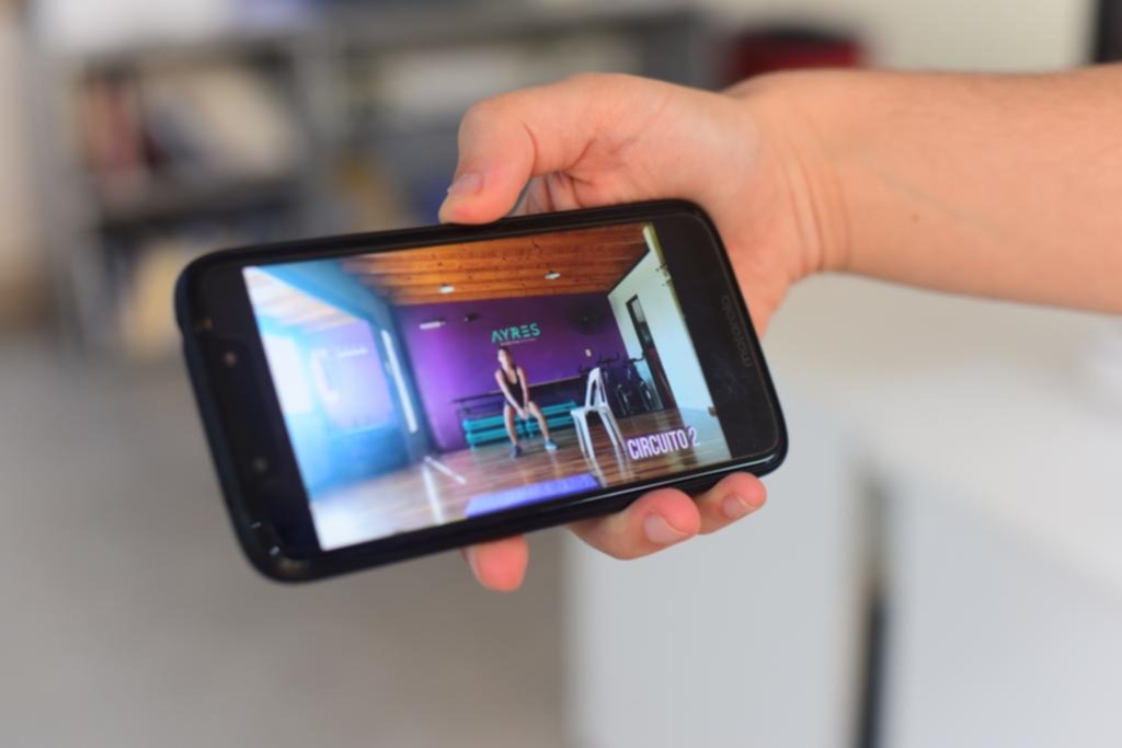 Los gimnasios de la Ciudad se la rebuscan con la tecnología durante el aislamiento