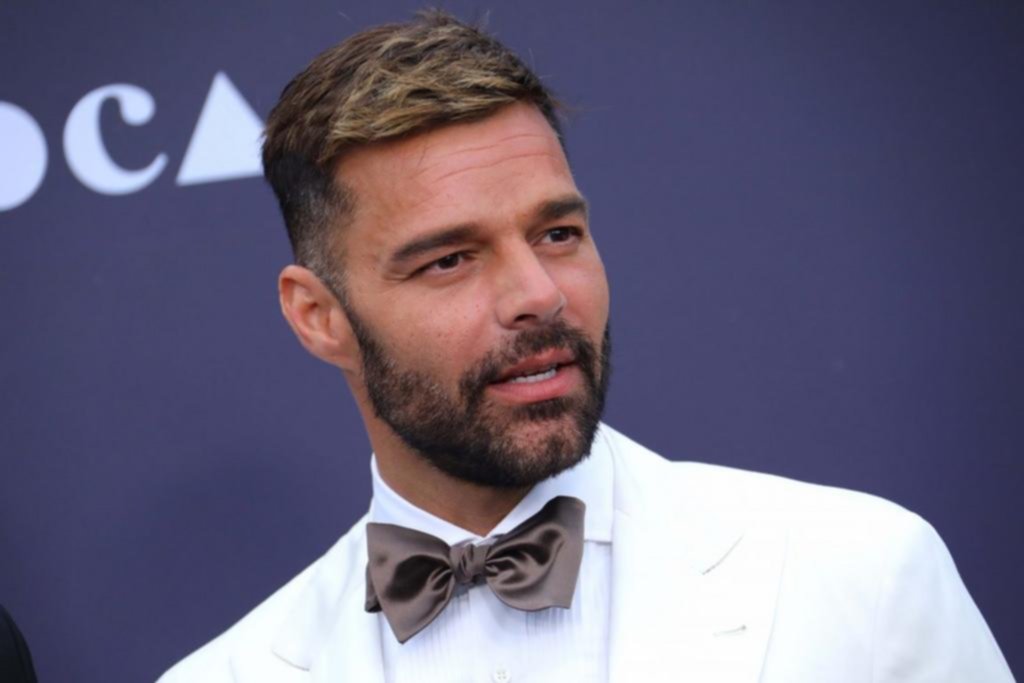 “Brutos e ignorantes”: Ricky Martin contra los que violan la cuarentena