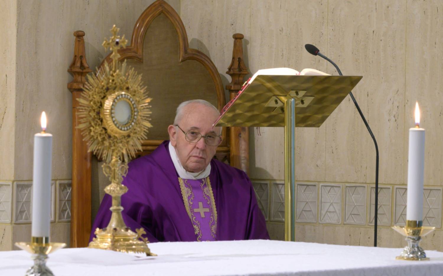El pedido de Francisco: rezar por los que mueren solos, alejados de sus familias
