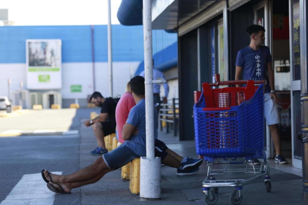 Los supermercados aumentan las medidas de prevención