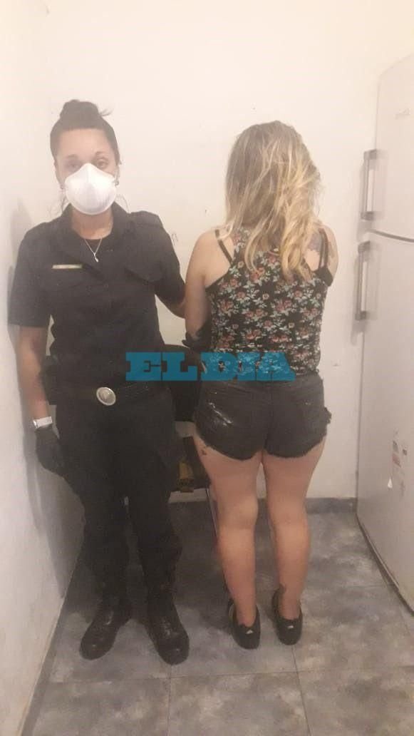 Detienen a una mujer en la vía pública por infringir el aislamiento