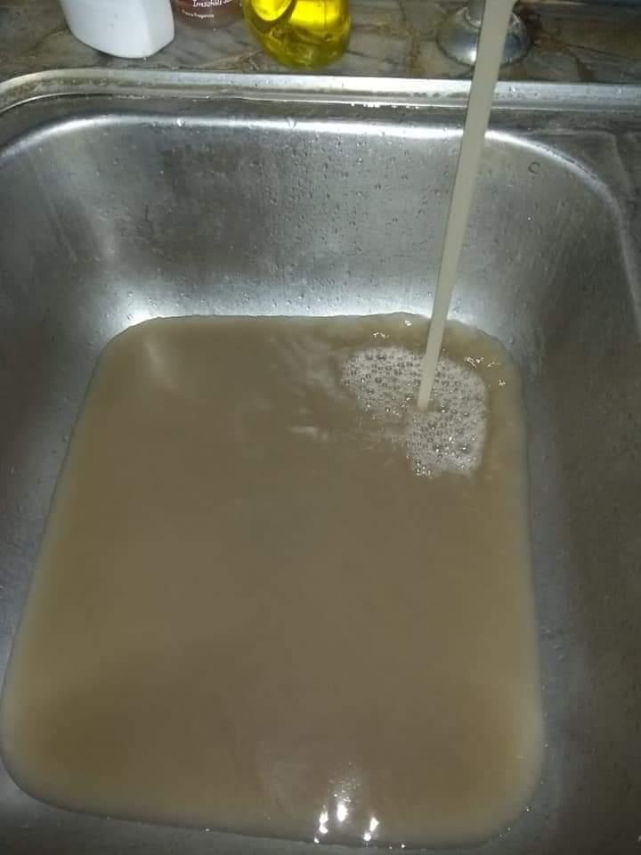Nueva ola de reclamos por agua turbia y falta de servicio en distintos barrios de la Región
