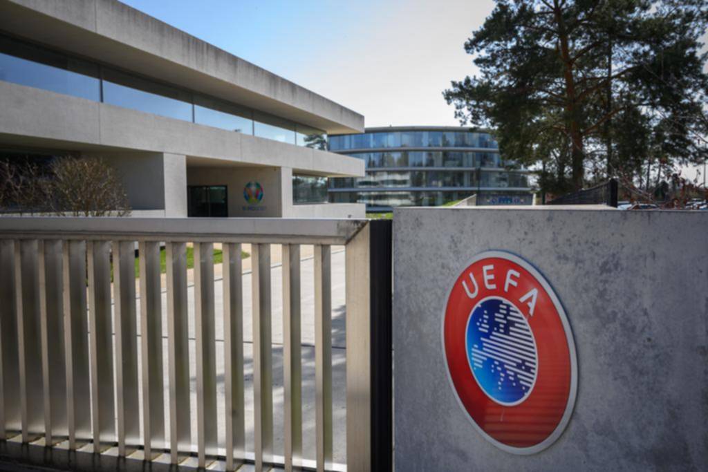La incertidumbre es total en la industria del fútbol y en FIFA reconocen un achique feroz