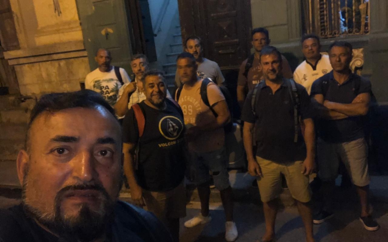Veteranos del rugby platense fueron a un torneo benéfico y no saben cuándo podrán salir de Cuba