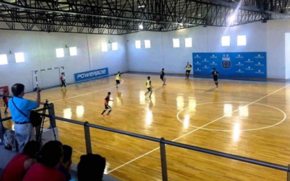 La AFA ofreció el gimnasio de futsal en Ezeiza para montar un hospital