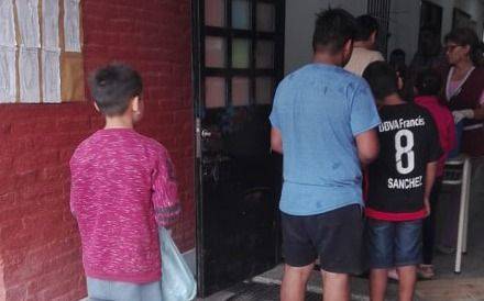 Quejas y alerta por la higiene en la entrega de viandas en comedores escolares