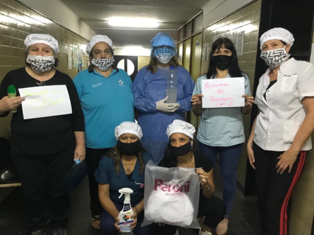 El pulso solidario platense ante el coronavirus: arman máscaras, barbijos e indumentaria médica