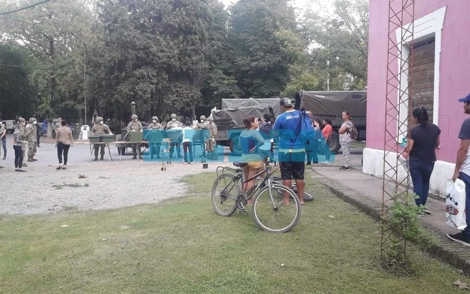 El Ejército asistió con alimentos en Etcheverry