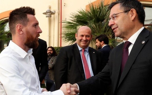 En Barcelona, el presidente quiere hacer las paces con Messi y compañía