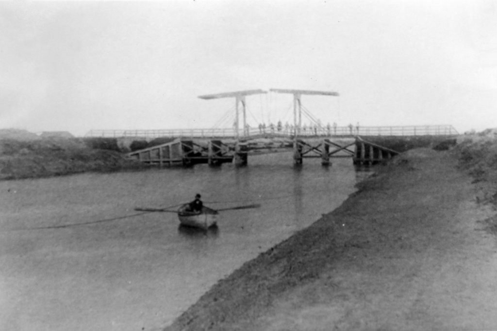 El Canal Oeste y su “Puente Holandés”, postales ensenadenses que regresan