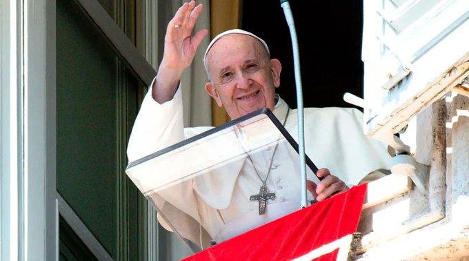 Pese a un ataque con cohetes a una base militar, el Papa viaja a Irak