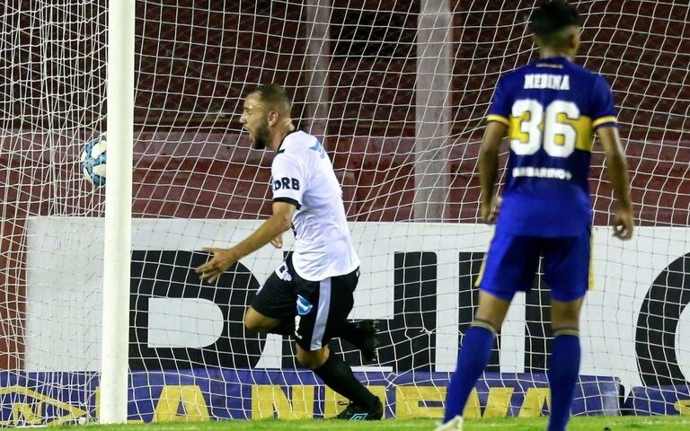 Boca sin paz: "En la cancha no se gana con el nombre y la camiseta"