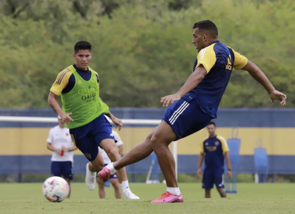 Russo, entre la inquietud por el flojo rendimiento y la posible vuelta de Tevez