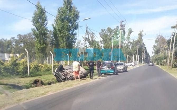Vuelco y susto en la 467, y choque en bicisenda de 12 y 63