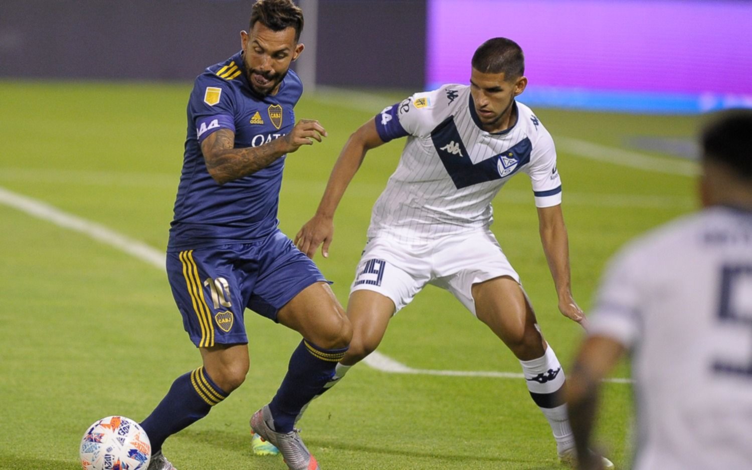 Boca, con la vuelta de Tevez, aplastó a Vélez en Liniers: fue 7-1