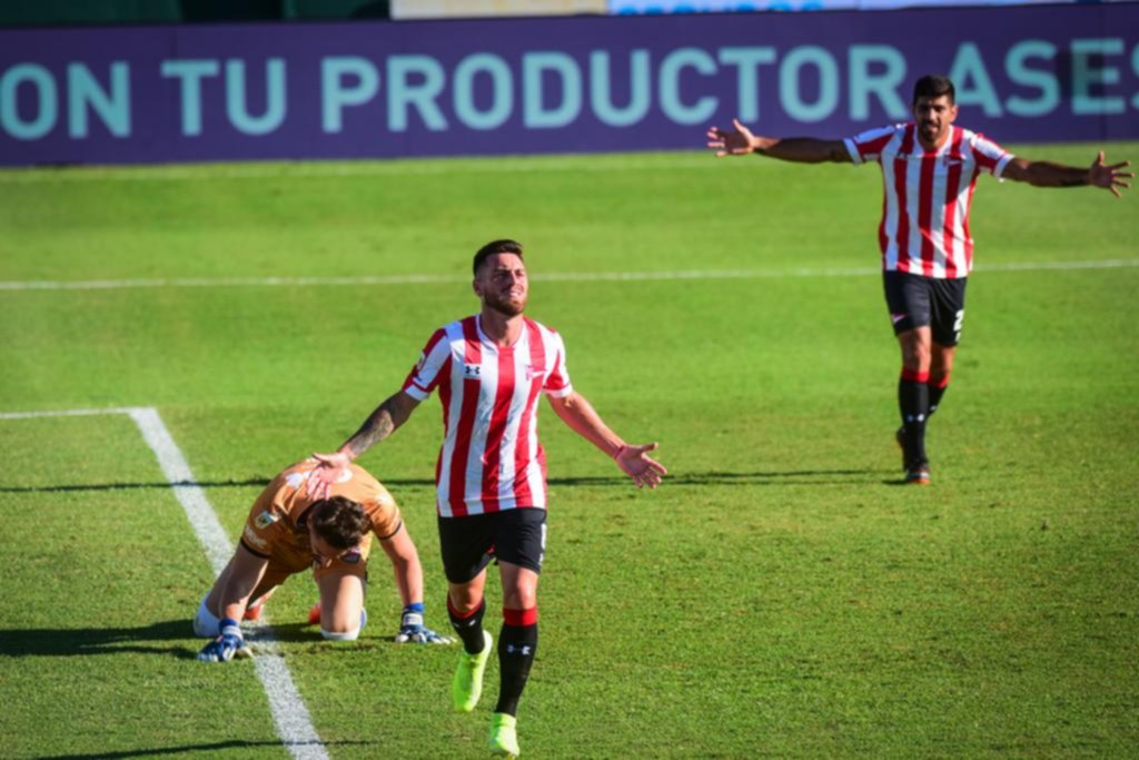 Ángel González mostró toda su jerarquía con un gol y asistencia
