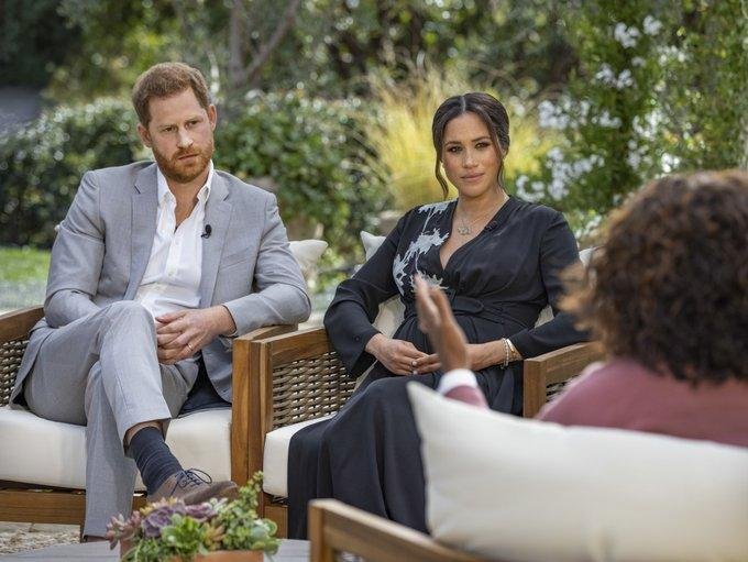 ¿Realeza racista?:  Enrique y Meghan le declaran la guerra a la Corona desde la tevé