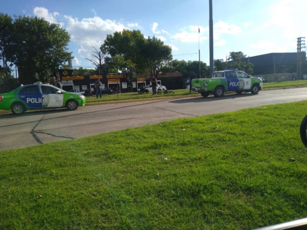 Un motociclista murió al pegar de lleno contra una columna