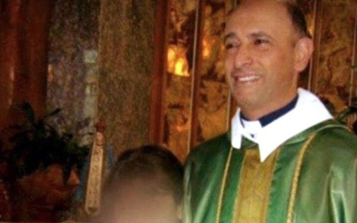 Absuelven al ex cura Carlos Eduardo José, acusado de abusar durante 9 años de una alumna