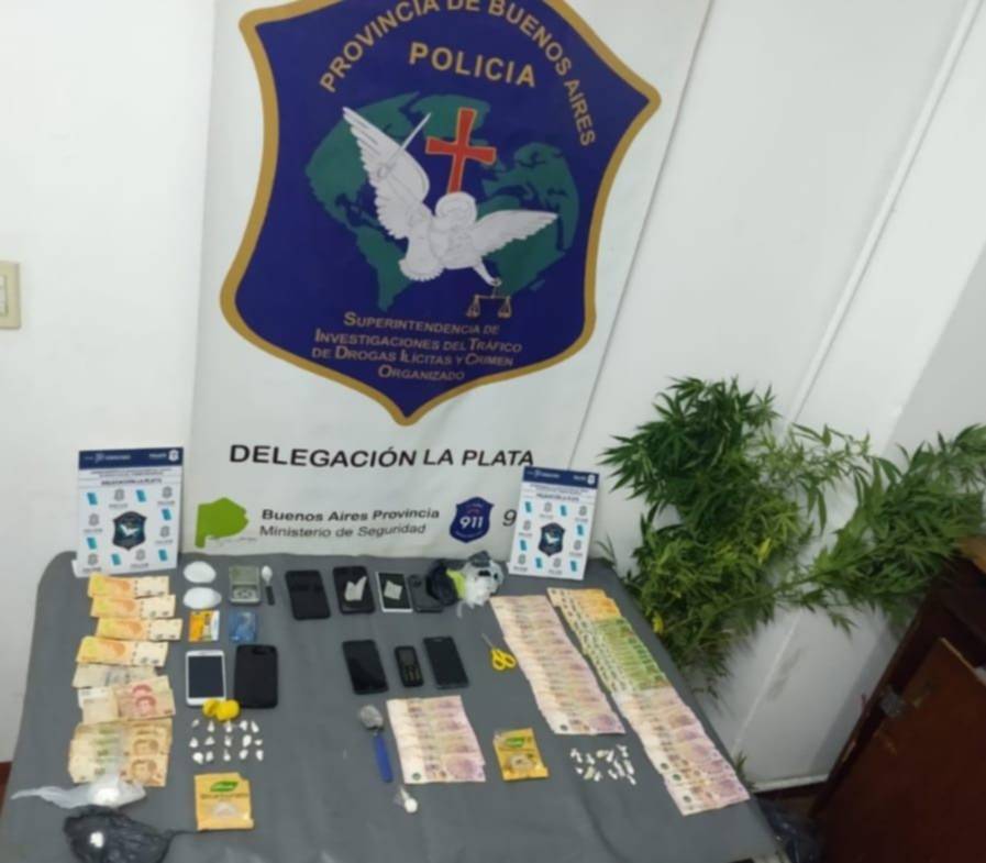 Tres detenidos en el Palihüe por venta de drogas