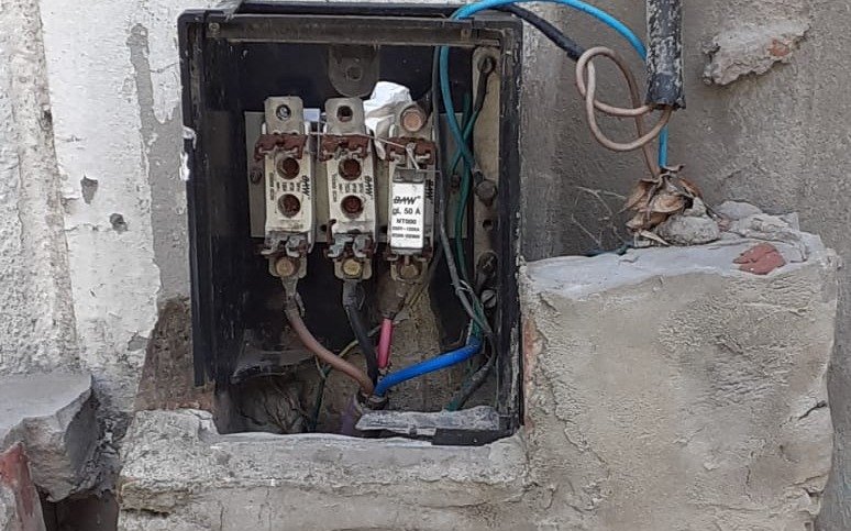 Un peligro a medio metro del piso en 9 y 60