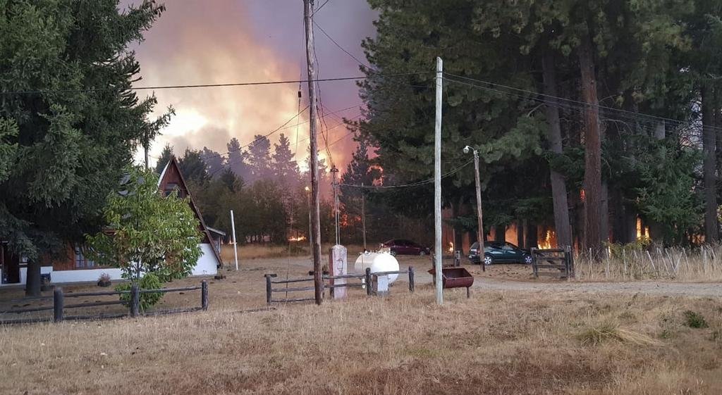 Volvieron los incendios forestales en El Bolsón y hay heridos y evacuados