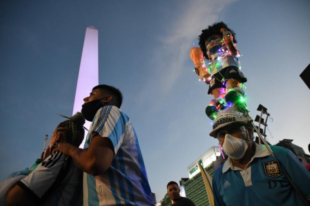 Los desbordes le restan contundencia a la marcha por Diego en el Obelisco