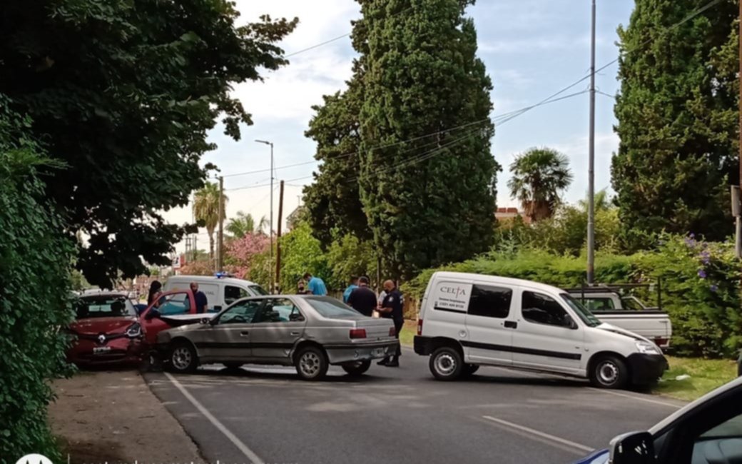 Cuádruple choque en el Camino Belgrano y 466