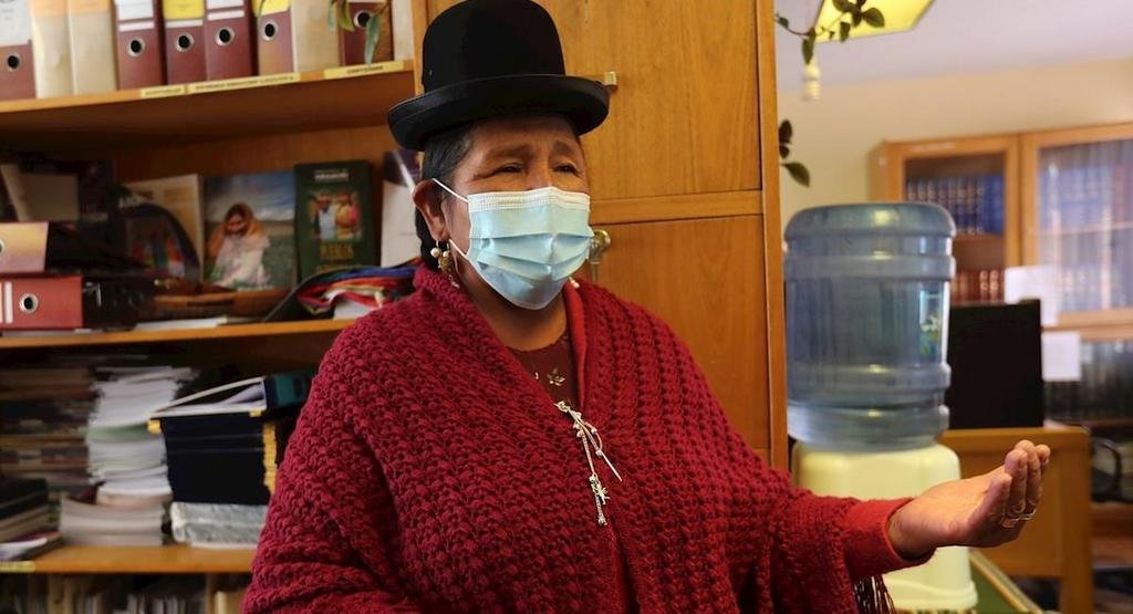 Cárcel para los infieles, la pena que propone un grupo de mujeres indígenas en Bolivia