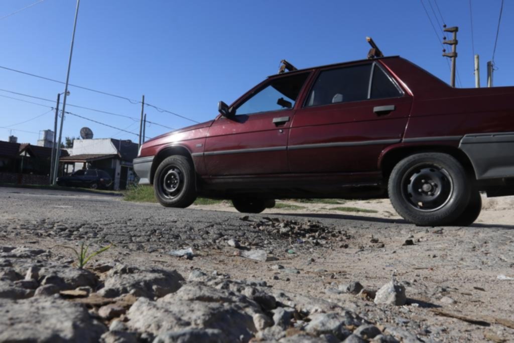 Riesgo en un tramo de la 32: doble mano y baches a granel