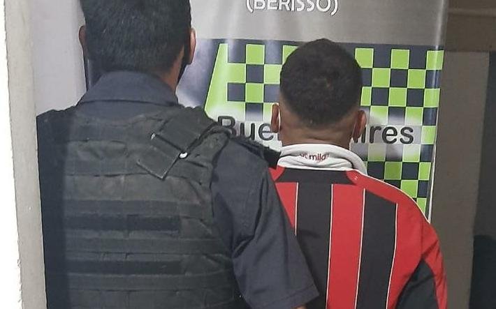 Fue a la casa de la expareja en Berisso y le arrebató a su bebé de los brazos