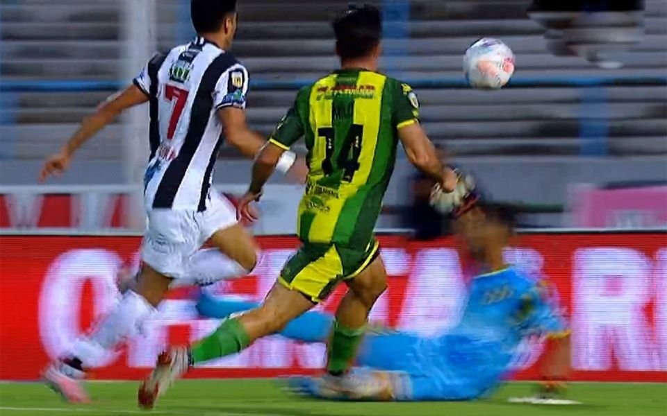 Central Córdoba volvió a hacerse fuerte como visitante y derrotó a Aldosivi en Mar del Plata