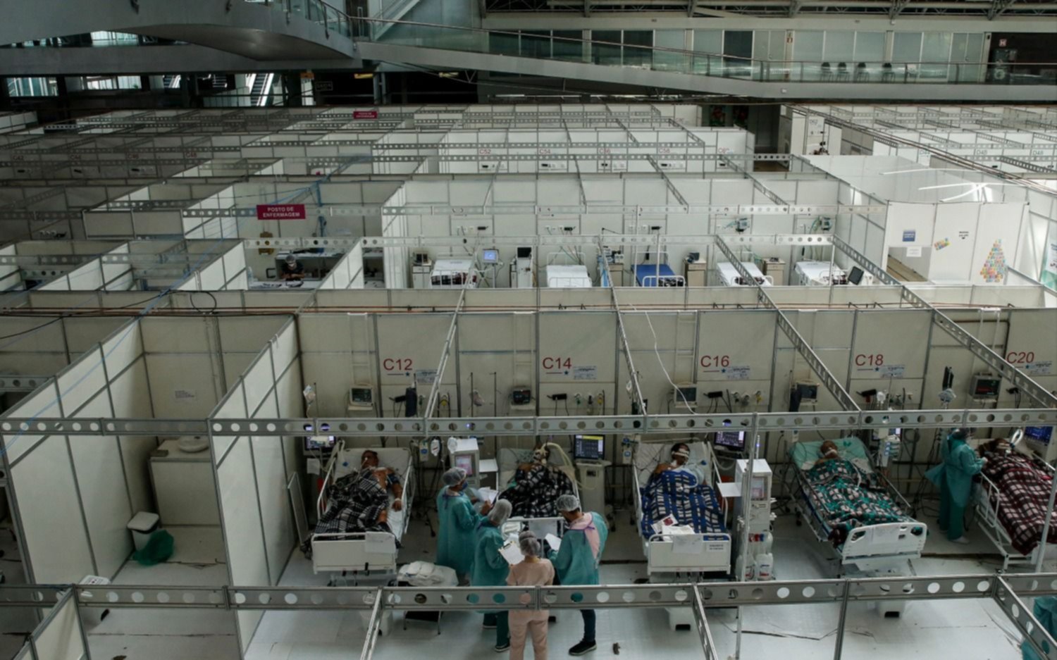 Brasil registró más de 2.200 muertes por COVID por tercer día seguido