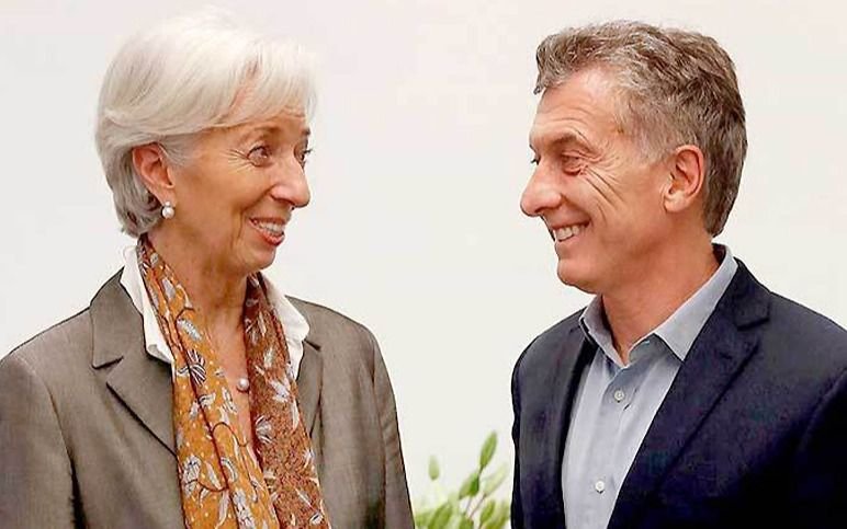 El Gobierno avanzó con una denuncia por "defraudación" contra Macri