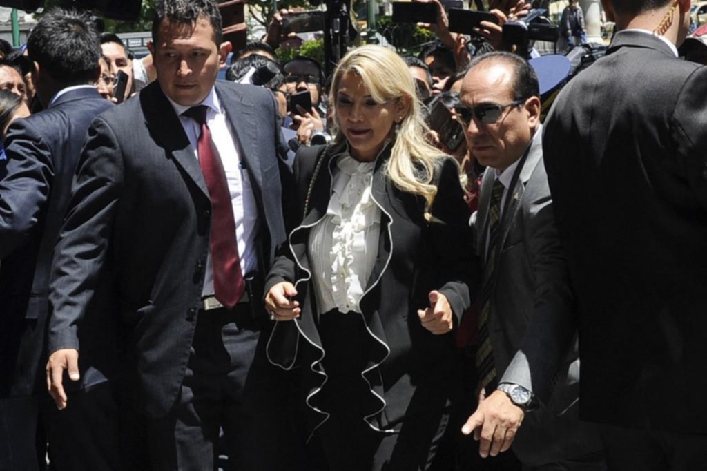 Ordenan la detención de la expresidenta de Bolivia Áñez por “sedición y terrorismo”