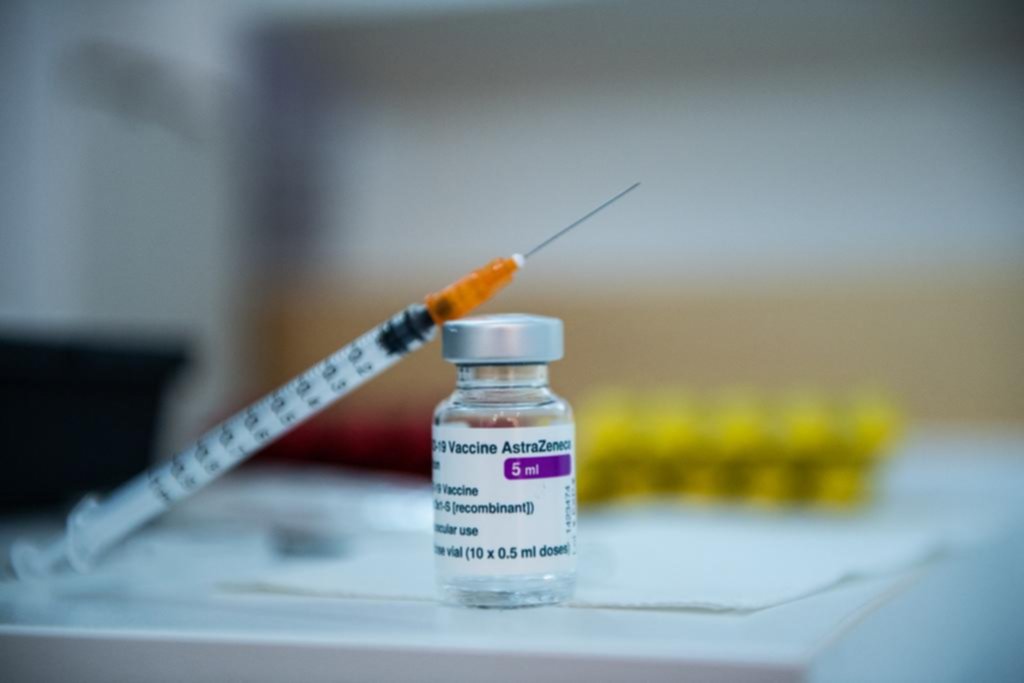 La OMS instó a usar la vacuna de AstraZeneca luego de su suspensión en varios países