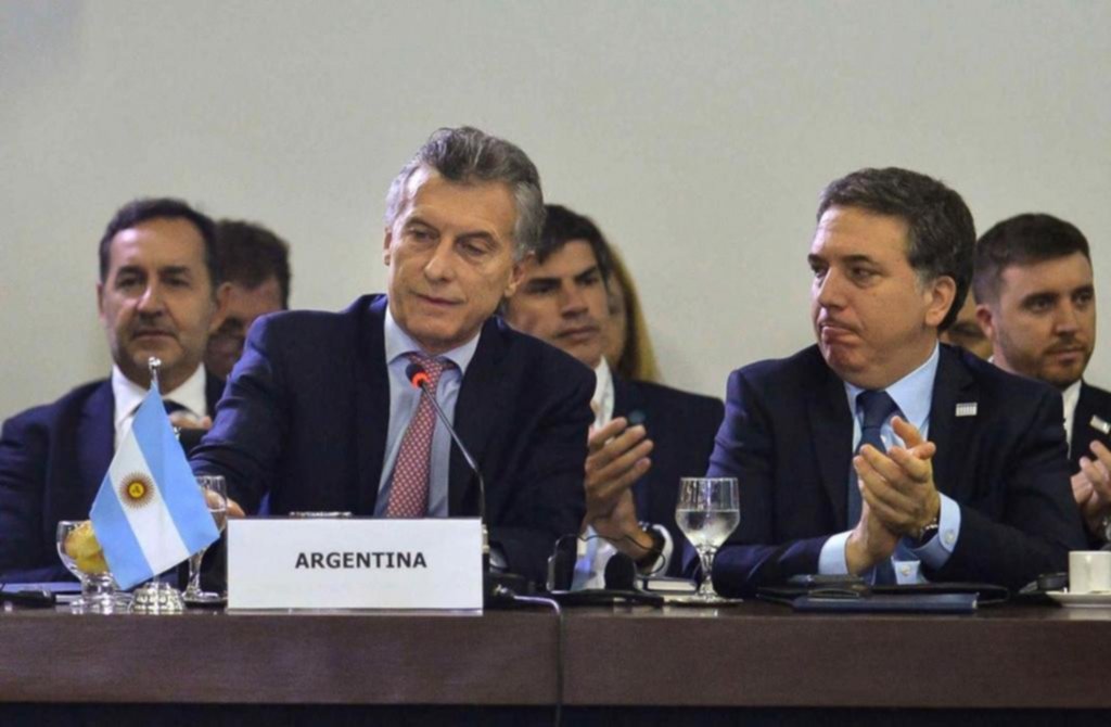 El Gobierno avanzó con una denuncia por “defraudación” contra Macri