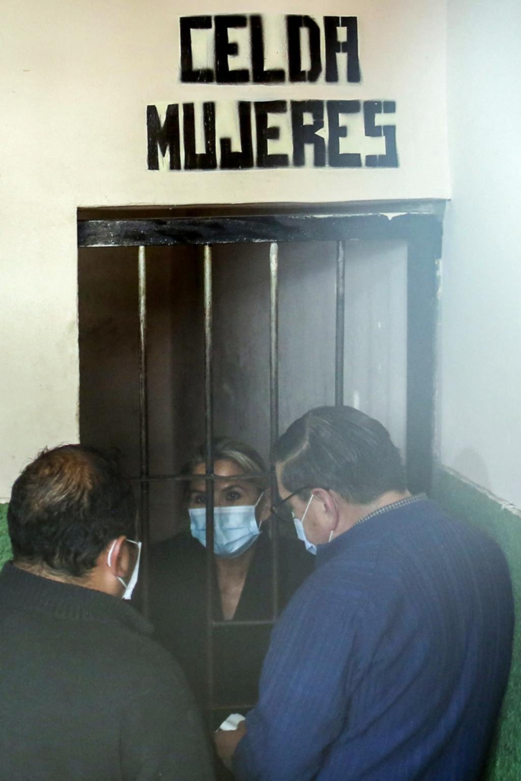 La expresidenta de Bolivia dice que está detenida ilegalmente