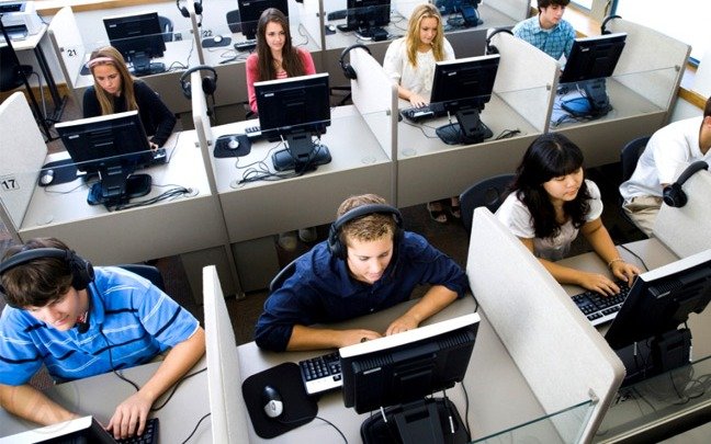 ¿Cómo "hackear" los robots de los call centers y hablar casi siempre con un humano?