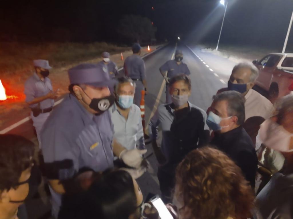 Negri y otros dirigentes denuncian que los retuvieron