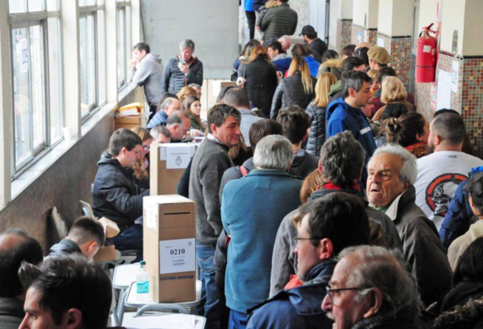 Fijan la fecha de las Primarias para agosto pero siguen las dudas