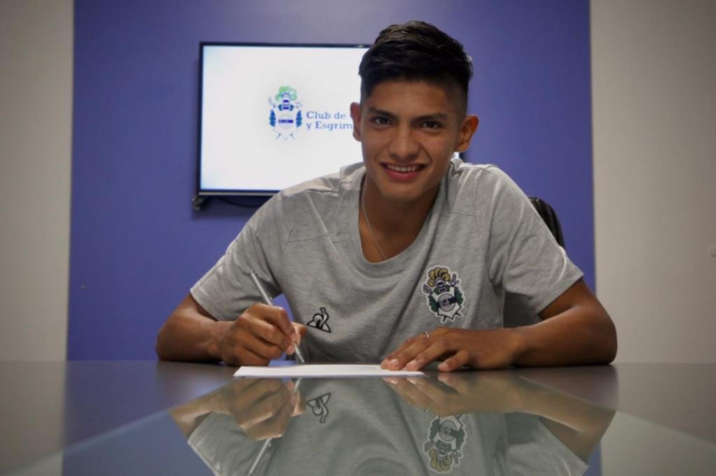 Firmaron los juveniles Agustín Ramírez y Rodrigo Gallo