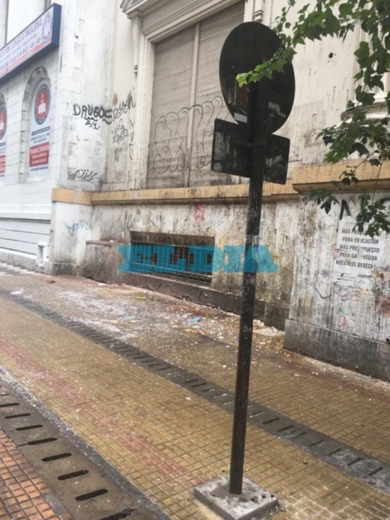 Preocupación  por el estado de la  fachada del ex Jockey Club