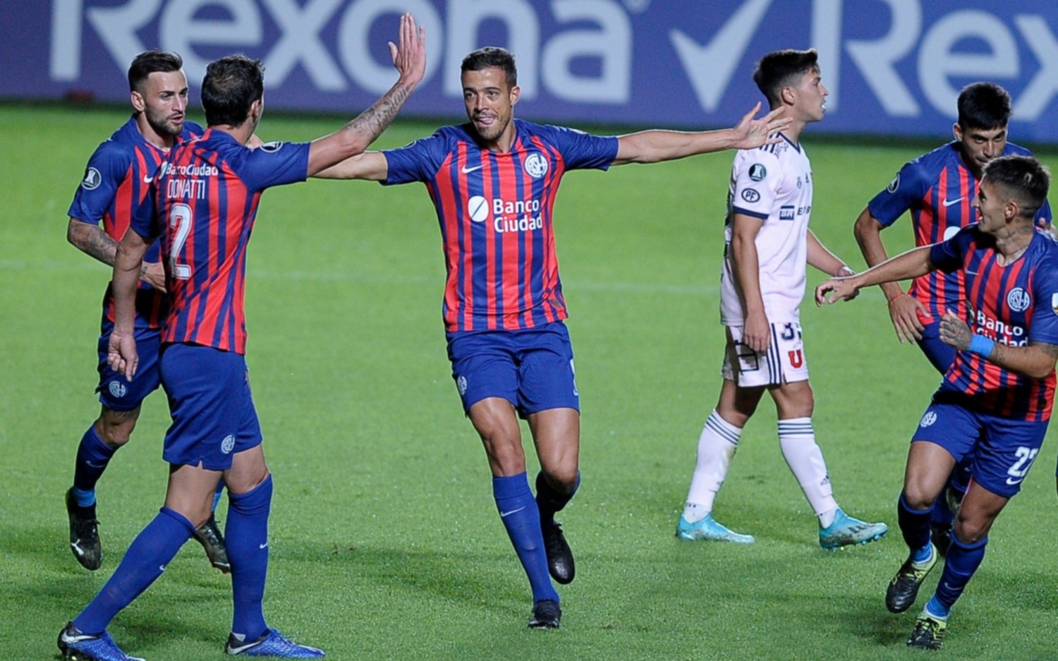 Copa Libertadores: San Lorenzo le ganó a la U de Chile por 2-0 y avanzó de ronda