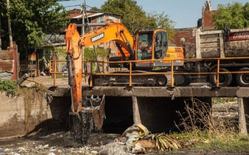 Trabajos de mantenimiento y limpieza en Quilmes