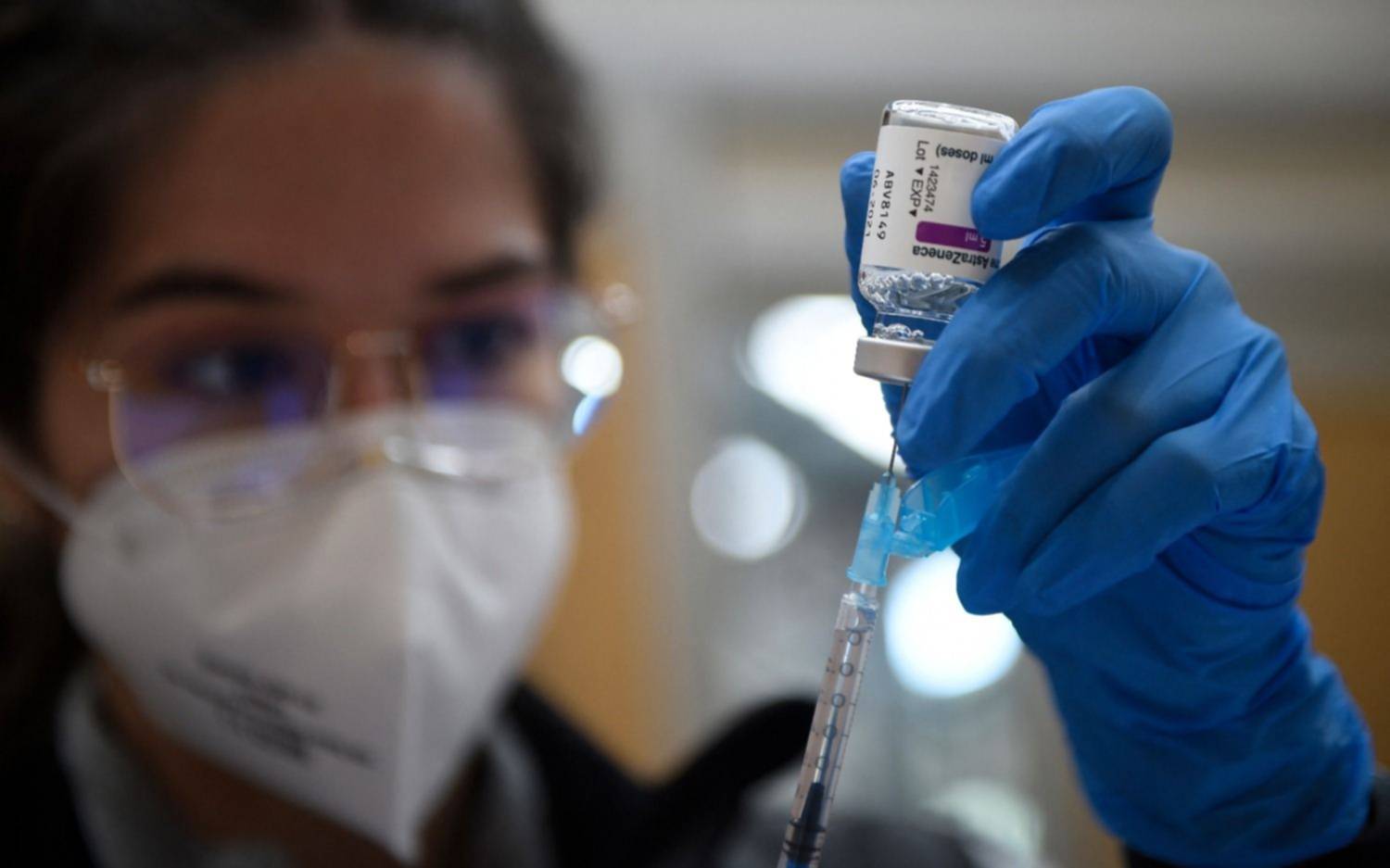 Países europeos reanudan vacunación con AstraZeneca tras dictamen favorable