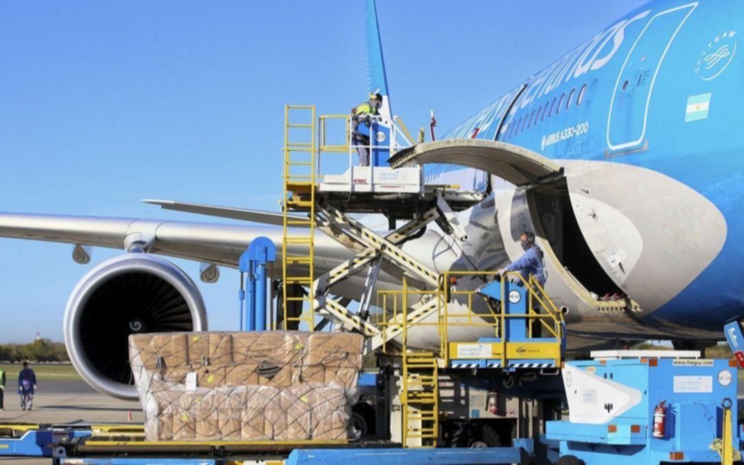 Despegó de Moscú el vuelo de Aerolíneas que trae un nuevo cargamento de vacunas