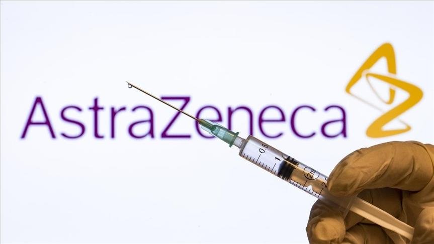 AstraZeneca recibe un nuevo aval y Europa vuelve a vacunar