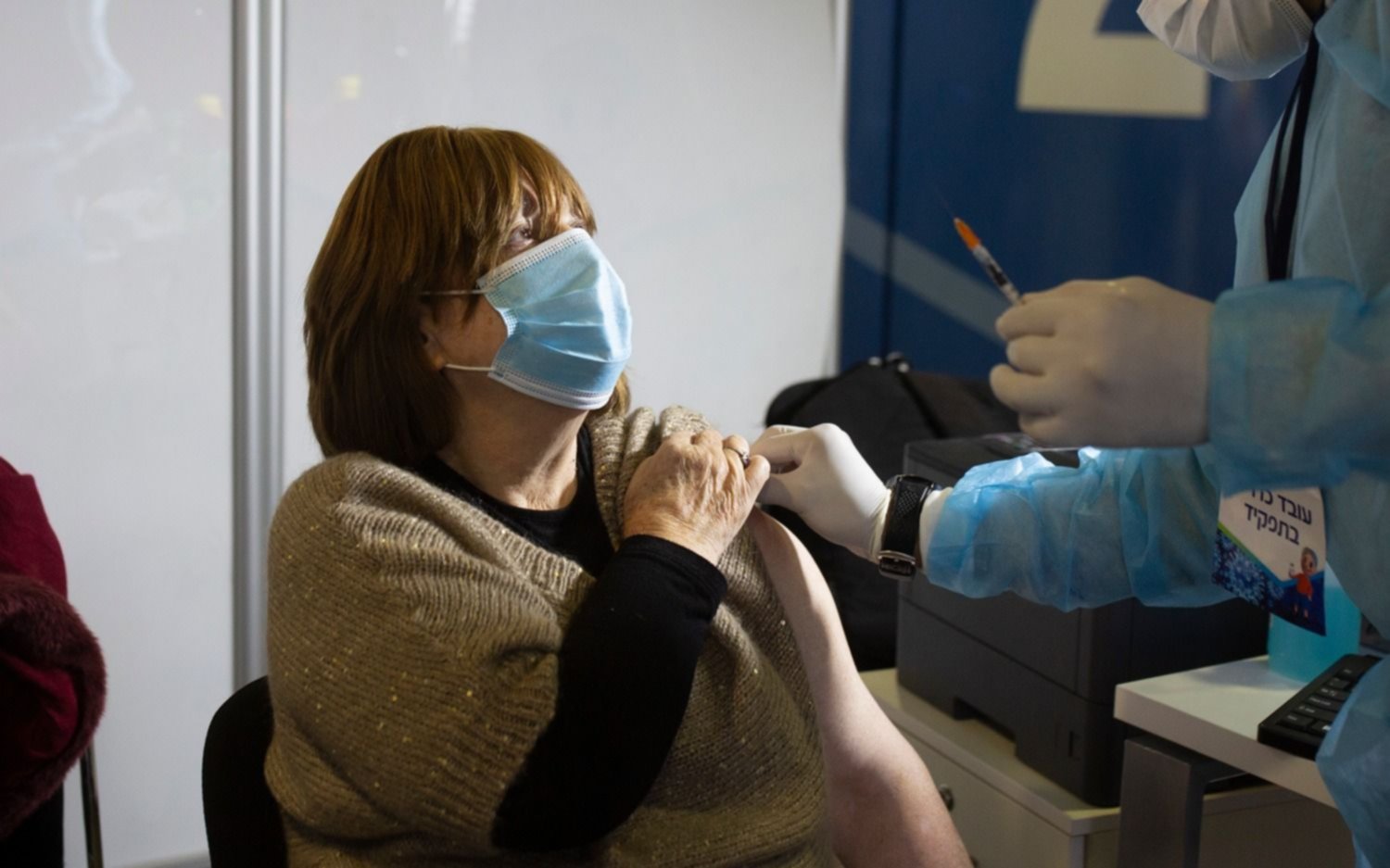 Piden priorizar el turno para la vacuna contra el Covid y luego para la gripe y neumonía